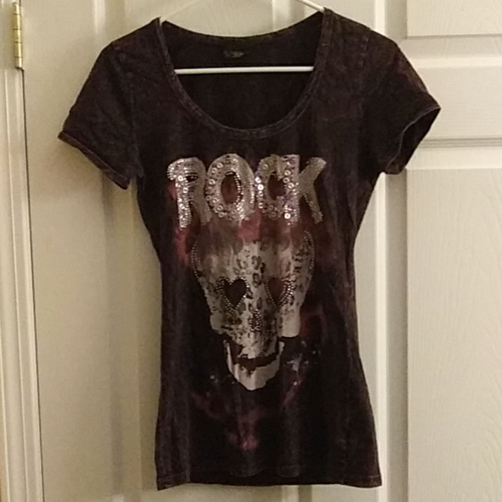 Scoop neck day trip tee